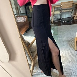 Modern Citizen Black skirt with slit